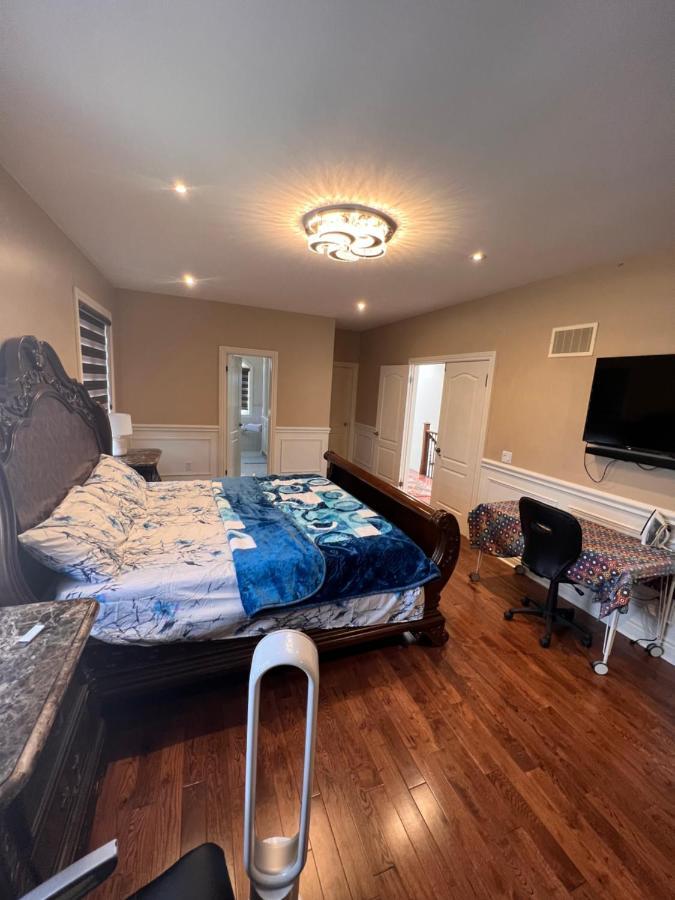 Spacious Detached In 브램턴 외부 사진
