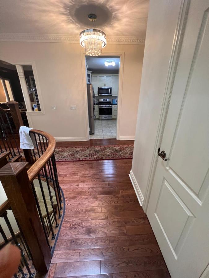 Spacious Detached In 브램턴 외부 사진