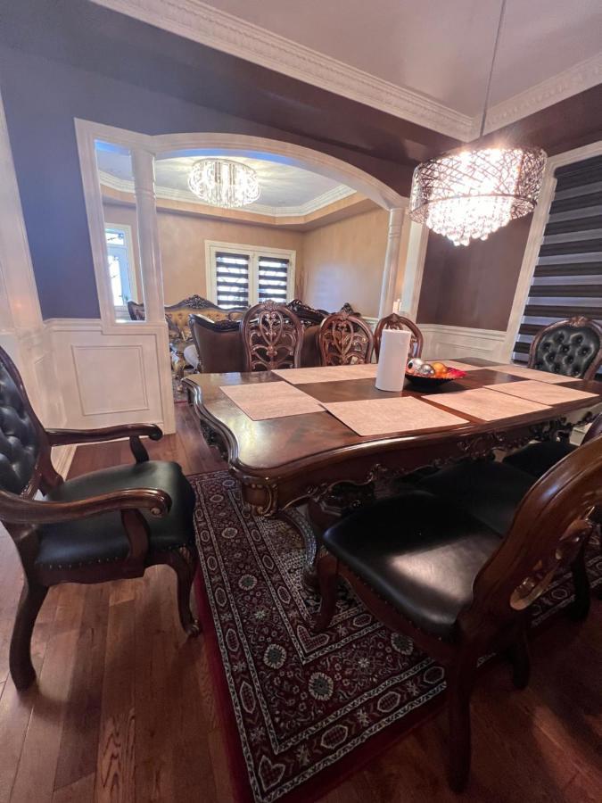 Spacious Detached In 브램턴 외부 사진