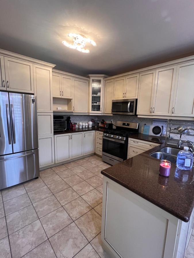 Spacious Detached In 브램턴 외부 사진